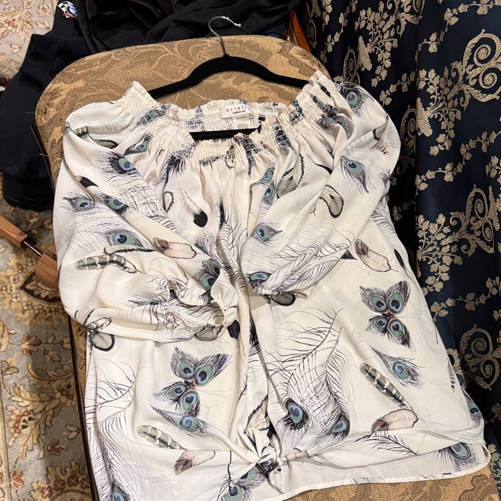 Ariella Elegant Feather Pattern Top